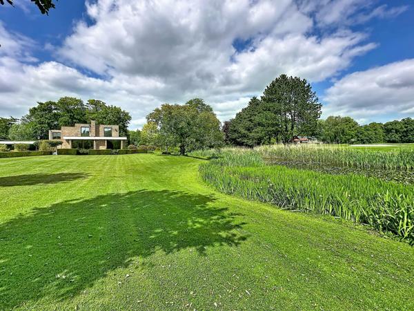 MAGNIFIQUE VILLA AU 1ER RANG DU GOLF