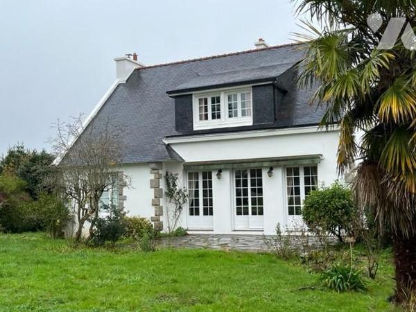 Maison spacieuse sur sous sol 