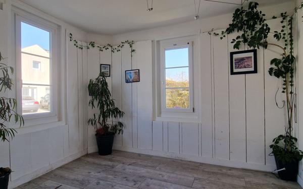 Maison à vendre    3 pièces •  Port-des-Barques