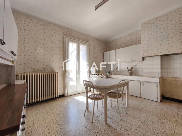 Maison de Maître avec appartement indépendant loué et garage