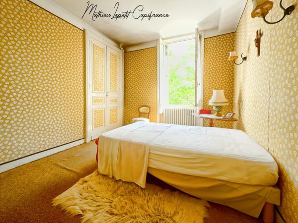 Maison à vendre 11 pièces SAINT PIERRE DE CHIGNAC (24) 280 M² habitables