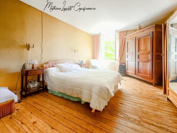 Maison à vendre 11 pièces SAINT PIERRE DE CHIGNAC (24) 280 M² habitables