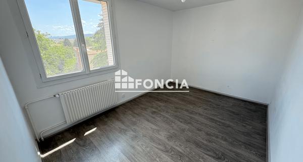 Location Appartement 4 pièces 75.3 m² - Tournon-sur-rhône 07300