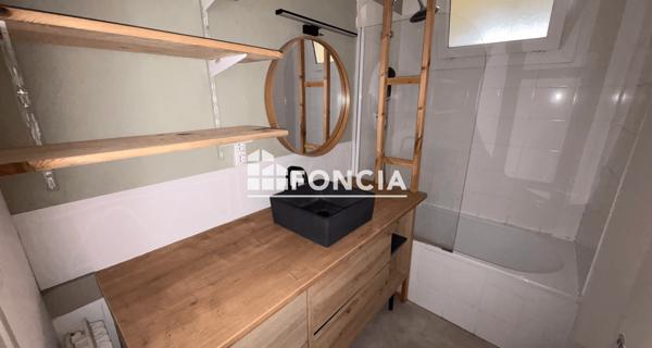 Location Appartement 4 pièces 75.3 m² - Tournon-sur-rhône 07300