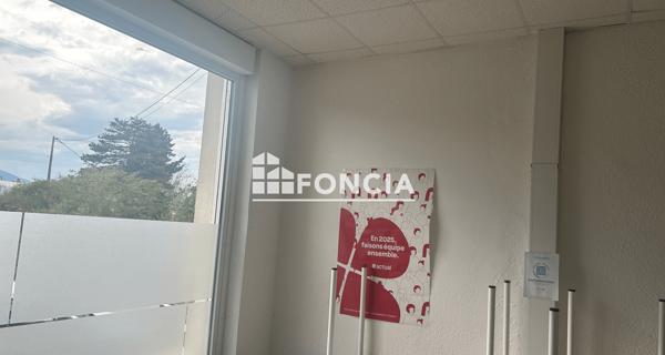 Location Local commercial 2 pièces 55.86 m² - Roussillon 38150