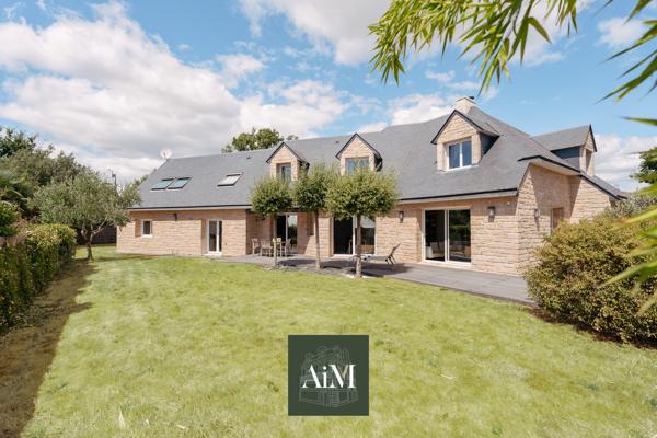 Maison familiale de qualité aux beaux volumes à proximité du Golfe du Morbihan