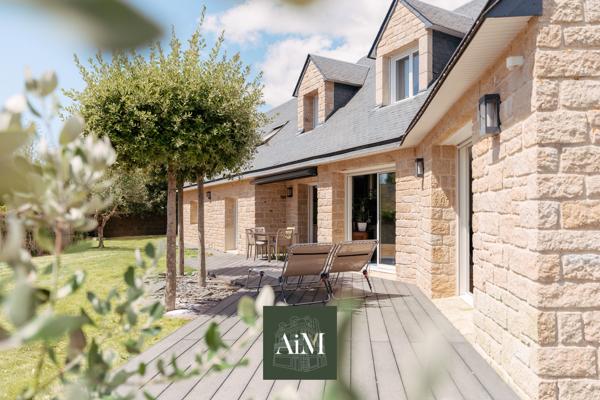 Maison familiale de qualité aux beaux volumes à proximité du Golfe du Morbihan
