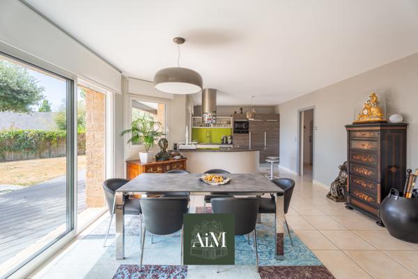 Maison familiale de qualité aux beaux volumes à proximité du Golfe du Morbihan