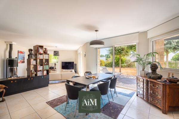 Maison familiale de qualité aux beaux volumes à proximité du Golfe du Morbihan