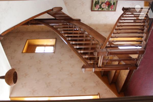 Maison ancienne de caractère à rénover complétement sur un terrain de 536m² avec garage attenant