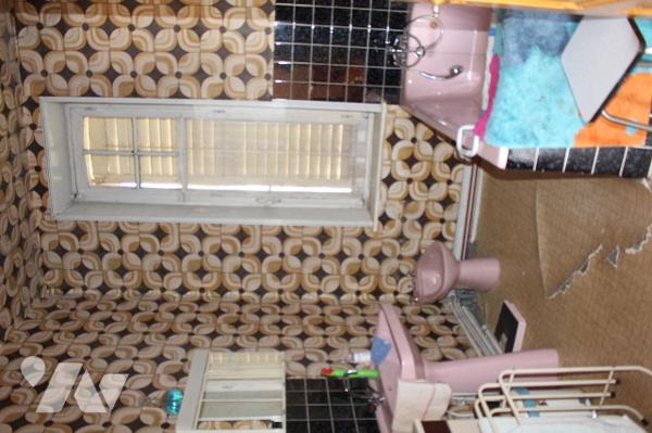 Maison ancienne de caractère à rénover complétement sur un terrain de 536m² avec garage attenant