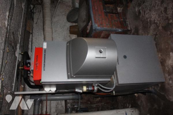 Maison ancienne de caractère à rénover complétement sur un terrain de 536m² avec garage attenant