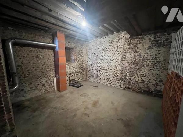 ORBEC PROCHE CENTRE VILLE MAISON COLOMBAGES BEL ENVIRONNEMENT BEAUX VOLUMES