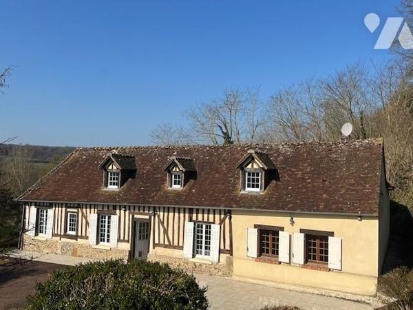 ORBEC PROCHE CENTRE VILLE MAISON COLOMBAGES BEL ENVIRONNEMENT BEAUX VOLUMES