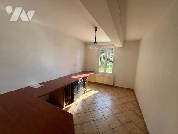 ORBEC PROCHE CENTRE VILLE MAISON COLOMBAGES BEL ENVIRONNEMENT BEAUX VOLUMES