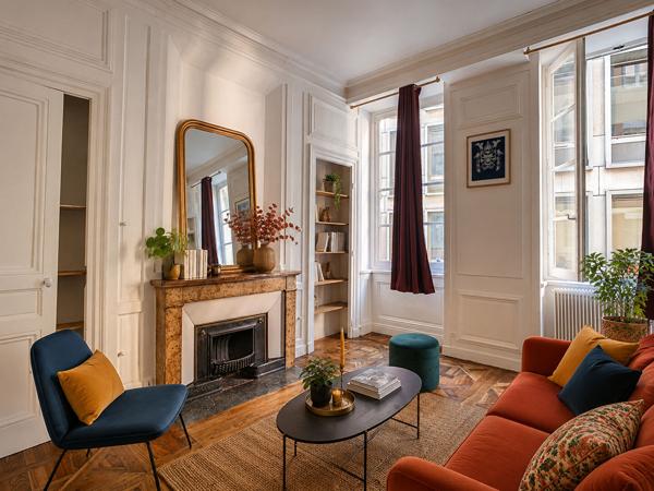 Lyon 1er : Idéalement situé à Hôtel de Ville T3 NON MEUBLE au 2ème étage