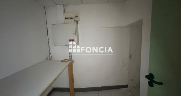 Location Local commercial 4 pièces 65 m² - Bagnols-sur-cèze 30200