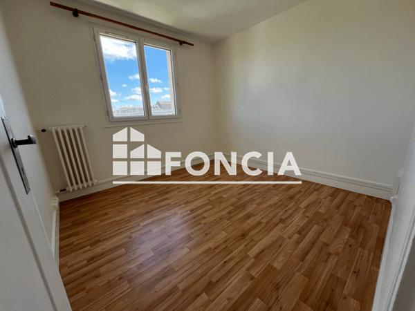 Location Appartement 3 pièces 52.52 m² - 12 RUE D'HERMANVILLE Caen 14000