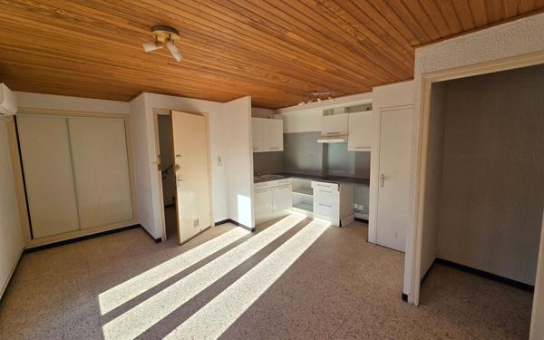 Immeuble à vendre    5 pièces •  Port-la-Nouvelle