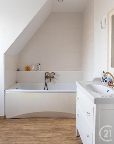 Maison à vendre  7 pièces - 394 m2 L HUISSERIE - 53