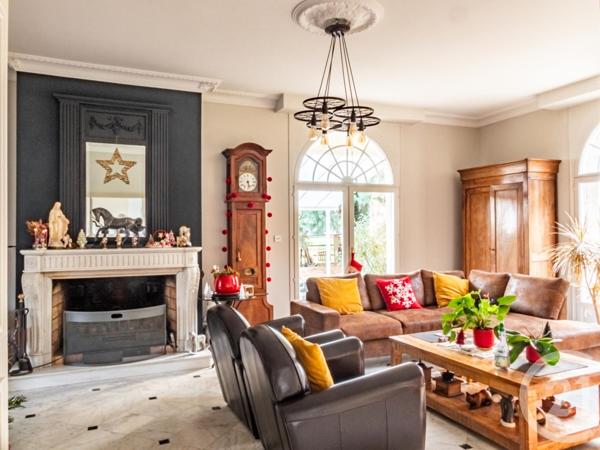 Maison à vendre  7 pièces - 394 m2 L HUISSERIE - 53