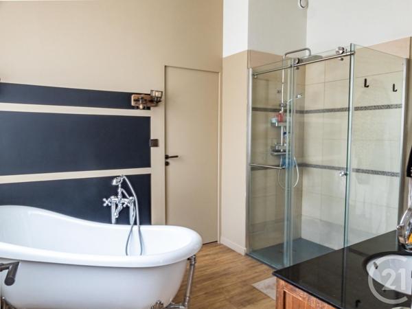 Maison à vendre  7 pièces - 394 m2 L HUISSERIE - 53