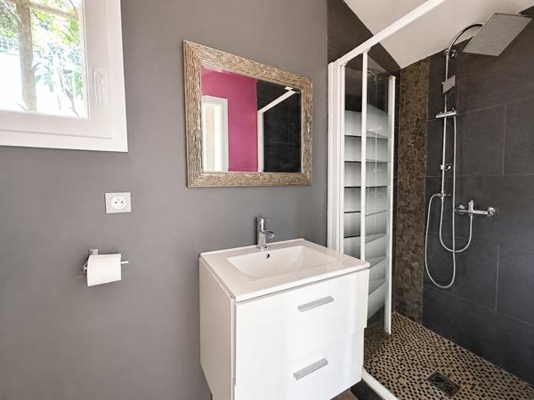 Maison
         4 pièces
        - 120 m² Bien prestige 447 000 € *