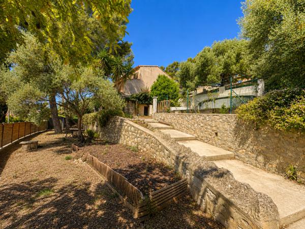 Maison
         4 pièces
        - 120 m² Bien prestige 447 000 € *