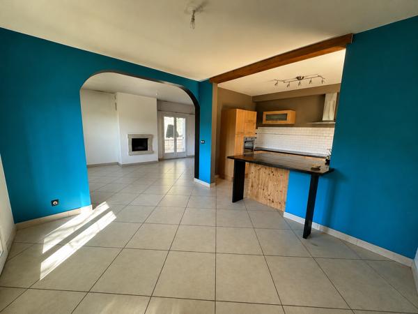 Maison
         4 pièces
        - 120 m² Bien prestige 447 000 € *