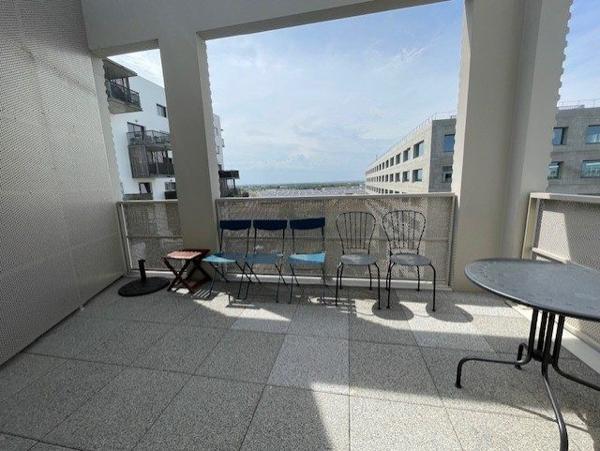 JOLI T3 avec son grand balcon à l’ouest, à proximité du métr