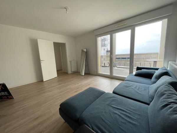 JOLI T3 avec son grand balcon à l’ouest, à proximité du métr
