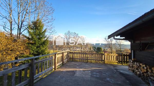 Chalet jurassien plein sud avec vue ouverte