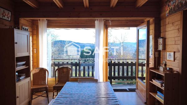 Chalet jurassien plein sud avec vue ouverte