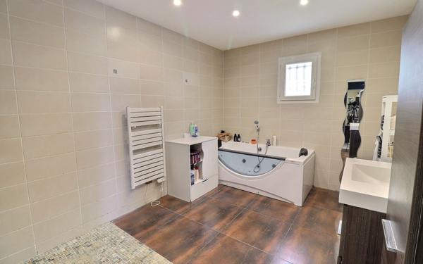 Maison à vendre    5 pièces • 131 m2 Vasselin