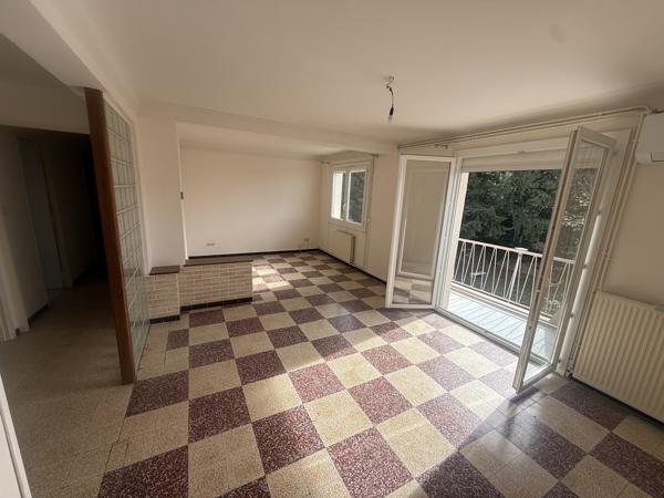 À vendre - Appartement, 4 pièces situé à Béziers (34500)