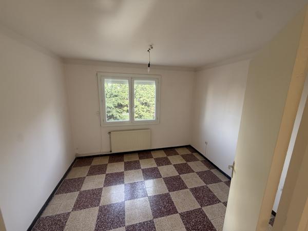 À vendre - Appartement, 4 pièces situé à Béziers (34500)