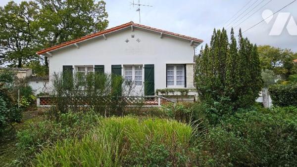 A vendre, En Charente Maritime, Royan, Quartier de la Métairie et de Pontaillac, le bien est si...
