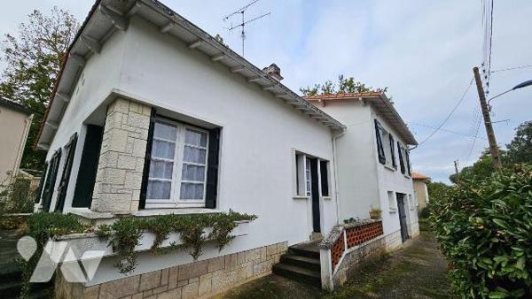 A vendre, En Charente Maritime, Royan, Quartier de la Métairie et de Pontaillac, le bien est si...