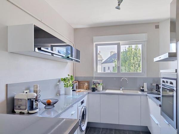 EXCLUSIVITÉ LORIENT : Bel appartement T2 entièrement rénové avec parking