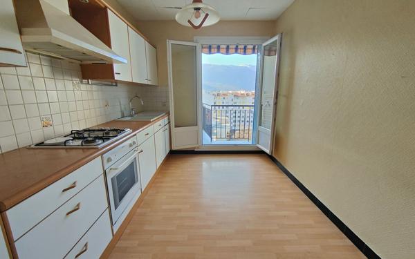 Appartement à vendre    2 pièces • 49 m2 Grenoble