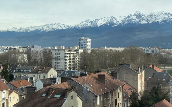Appartement à vendre    2 pièces • 49 m2 Grenoble