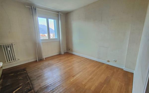 Appartement à vendre    2 pièces • 49 m2 Grenoble