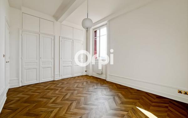 Appartement à vendre    3 pièces • 98,20 m2 Écully