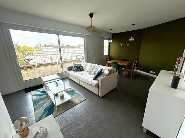 LAVAL CENTRE VILLE 2 CHAMBRES avec terrasse