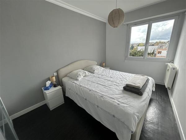 LAVAL CENTRE VILLE 2 CHAMBRES avec terrasse