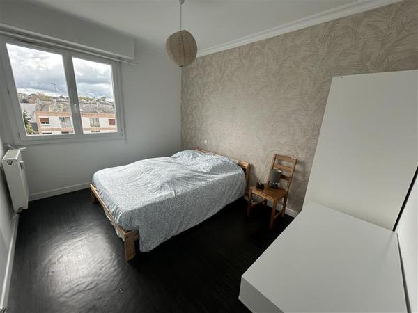 LAVAL CENTRE VILLE 2 CHAMBRES avec terrasse