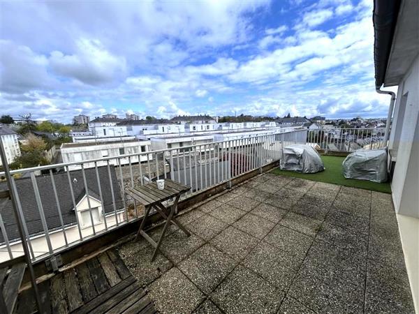 LAVAL CENTRE VILLE 2 CHAMBRES avec terrasse
