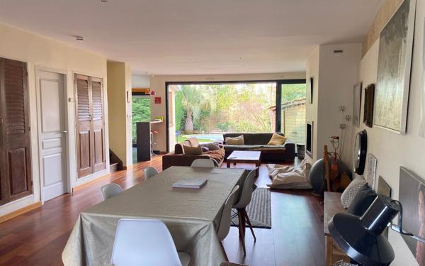 Maison à vendre    5 pièces •  Bordeaux