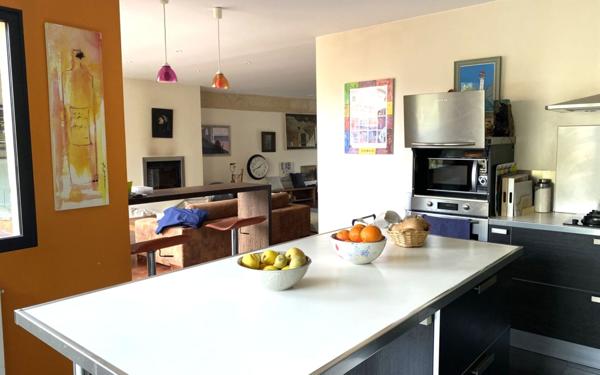 Maison à vendre    5 pièces •  Bordeaux