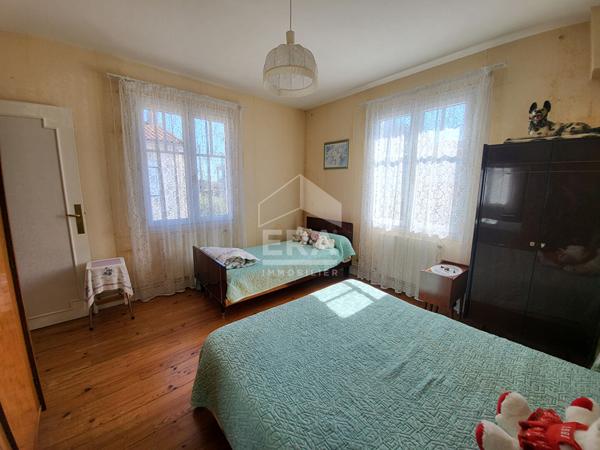 MAISON DE VILLE - ROYAN - PROCHE commerces et plages